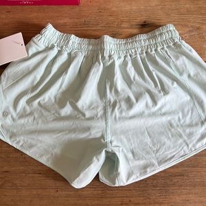 Lululemon hotty hot LR Short